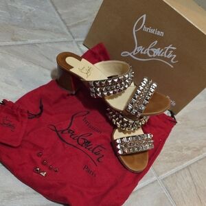 CHRISTIAN LOUBOUTIN SIZE 39 SANDELS